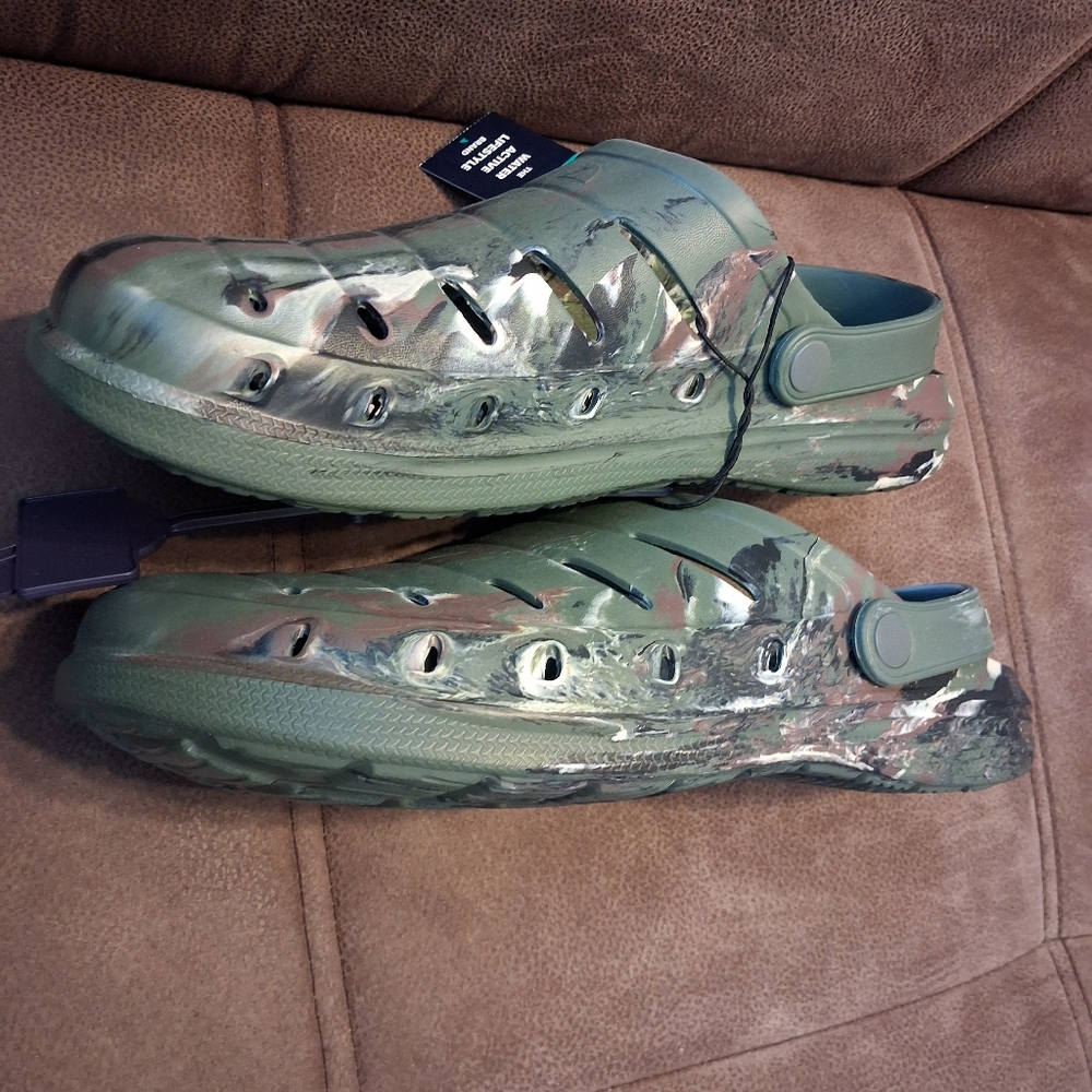 Rugged Shark Men's Water Shoes Camo Swirl Size 13
